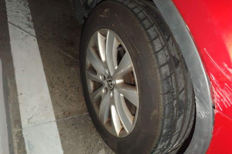 Used Volkswagen Tiguan 2013 1.8TSI Automatic Two-Wheel Drive Luxury Model Right Front Wheel Hub