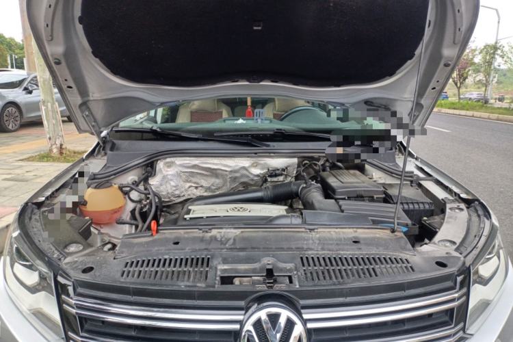 Used Volkswagen Tiguan 2013 2.0 TSI Automatic All-Wheel-Drive Flagship Edition Engine Bay