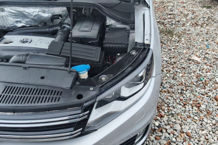 Used Volkswagen Tiguan 2013 2.0 TSI Automatic All-Wheel-Drive Flagship Edition Engine Bay Left