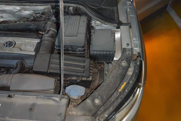 Used Volkswagen Tiguan 2013 1.8 TSI Automatic Two-Wheel Drive Comfort Edition Engine Bay Left
