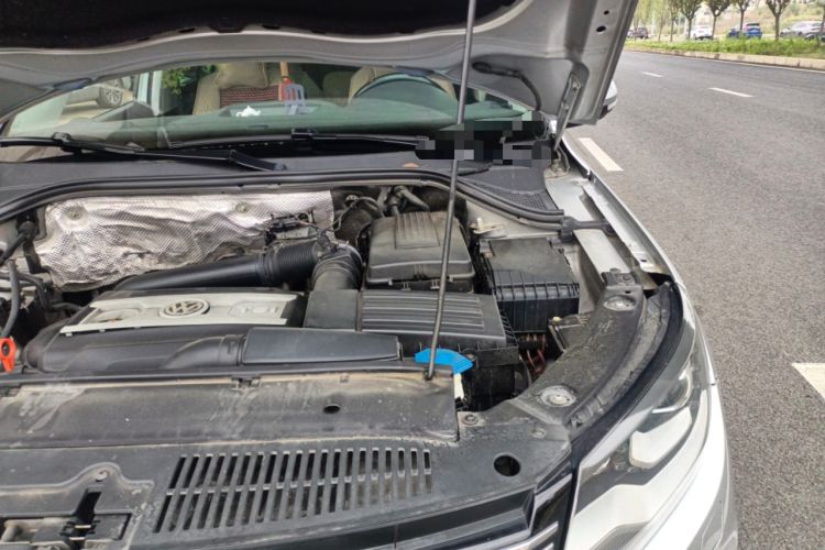 Used Volkswagen Tiguan 2013 2.0 TSI Automatic All-Wheel-Drive Flagship Edition Engine Bay Left
