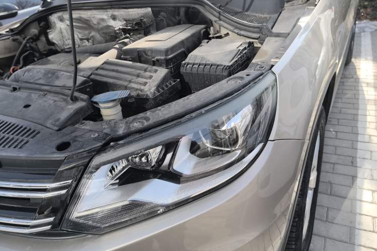 Used Volkswagen Tiguan 2013 1.8 TSI Automatic Two-Wheel Drive Comfort Edition Engine Bay Left
