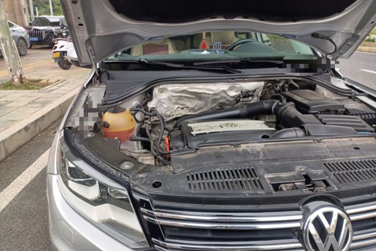 Used Volkswagen Tiguan 2013 2.0 TSI Automatic All-Wheel-Drive Flagship Edition Engine Bay Right