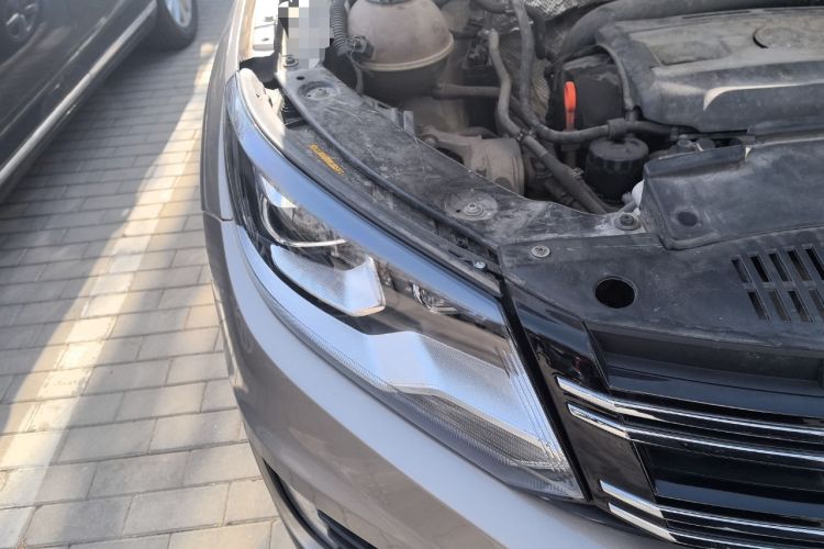 Used Volkswagen Tiguan 2013 1.8 TSI Automatic Two-Wheel Drive Comfort Edition Engine Bay Right