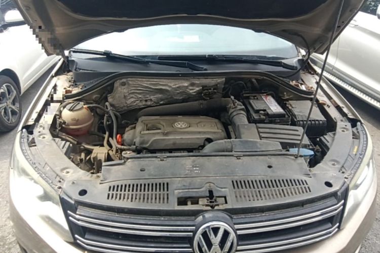 Used Volkswagen Tiguan 2013 1.8TSI Automatic Two-Wheel Drive Luxury Model Engine Bay