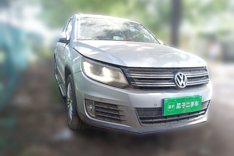 Used Volkswagen Tiguan 2013 2.0 TSI Automatic All-Wheel-Drive Flagship Edition Front Right 45 Deg