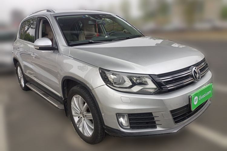 Used Volkswagen Tiguan 2013 2.0 TSI Automatic All-Wheel-Drive Flagship Edition Front Right 45 Deg