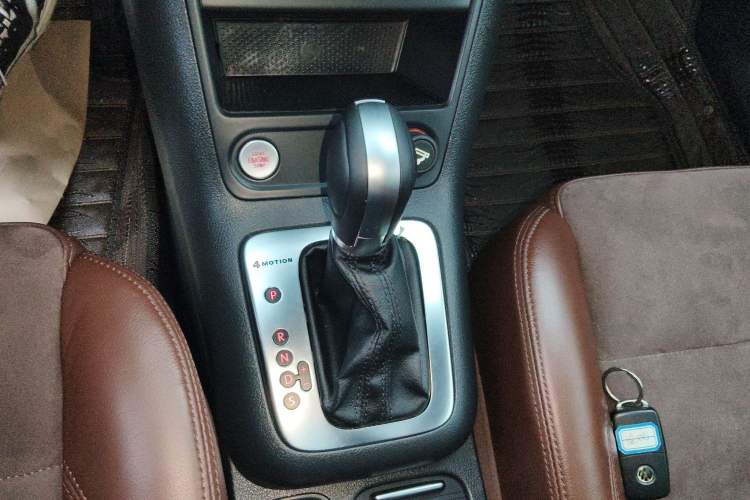 Used Volkswagen Tiguan 2013 2.0 TSI Automatic All-Wheel-Drive Flagship Edition Gear Lever