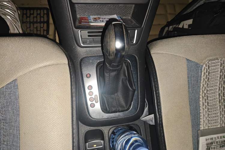 Used Volkswagen Tiguan 2013 1.8 TSI Automatic Two-Wheel Drive Comfort Edition Gear Lever