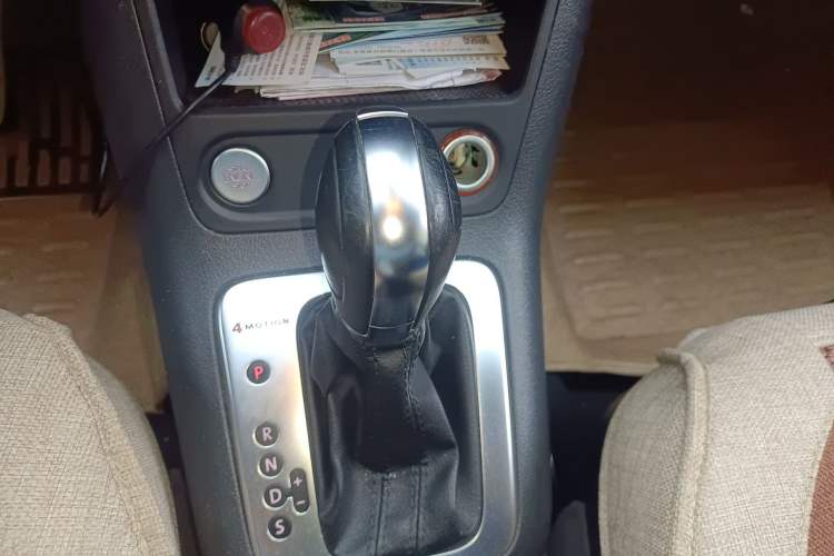 Used Volkswagen Tiguan 2013 2.0 TSI Automatic All-Wheel-Drive Flagship Edition Gear Lever