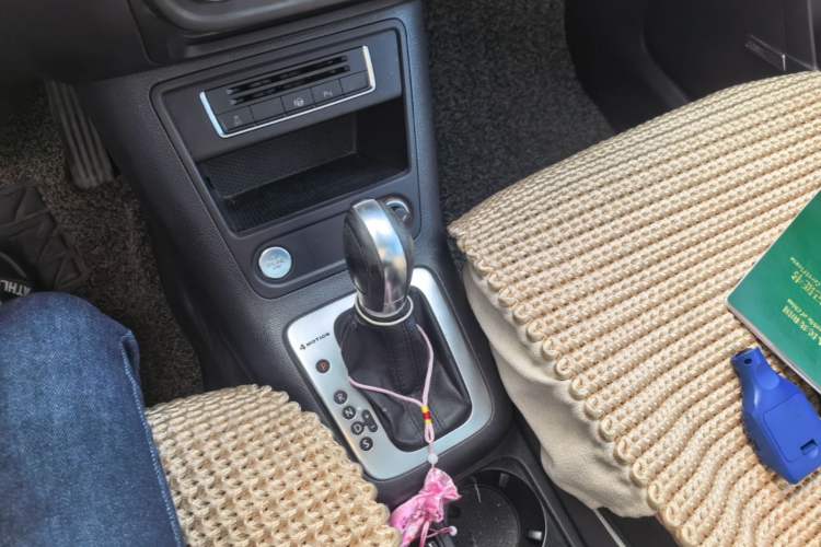 Used Volkswagen Tiguan 2013 2.0 TSI Automatic All-Wheel-Drive Flagship Edition Gear Lever