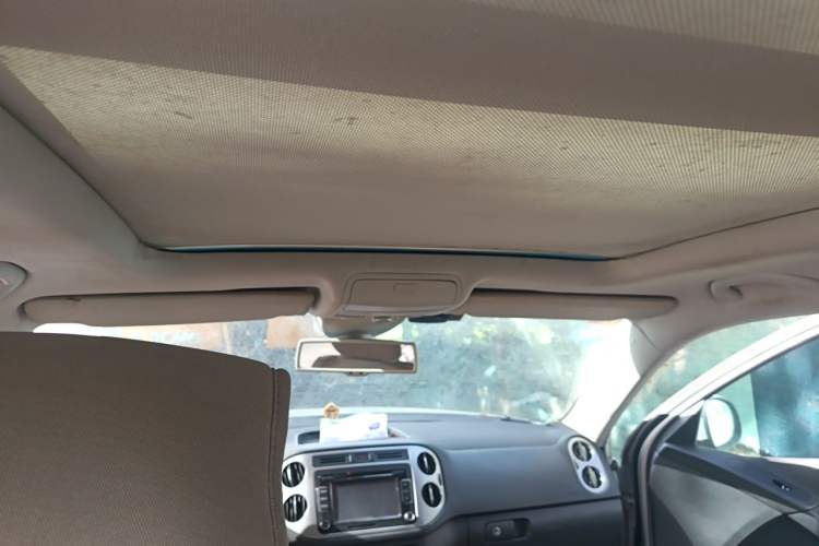 Used Volkswagen Tiguan 2013 2.0 TSI Automatic All-Wheel-Drive Flagship Edition Headliner