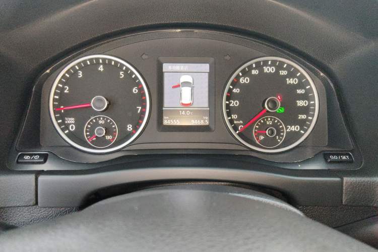 Used Volkswagen Tiguan 2013 2.0 TSI Automatic All-Wheel-Drive Flagship Edition Instrument Cluster