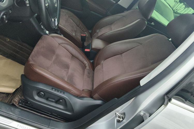 Used Volkswagen Tiguan 2013 2.0 TSI Automatic All-Wheel-Drive Flagship Edition Left Front Seat