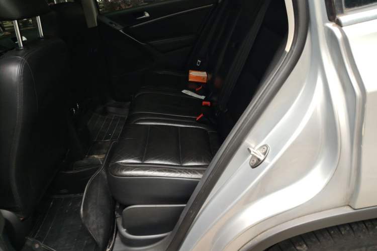 Used Volkswagen Tiguan 2013 1.8 TSI Automatic All-Wheel Drive Luxury Model Left Rear Seat