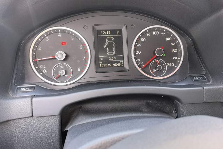Used Volkswagen Tiguan 2013 1.8 TSI Automatic Two-Wheel Drive Comfort Edition Odometer Close Up