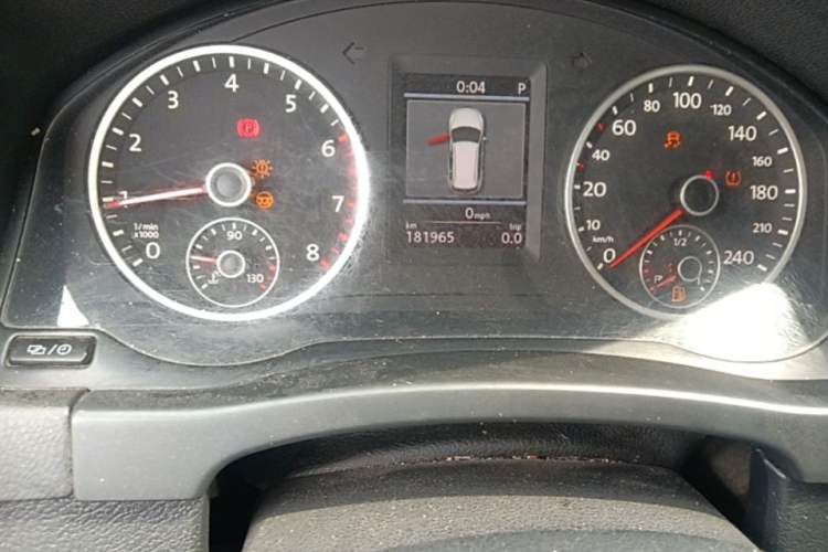 Used Volkswagen Tiguan 2013 1.8TSI Automatic Two-Wheel Drive Luxury Model Odometer Close Up