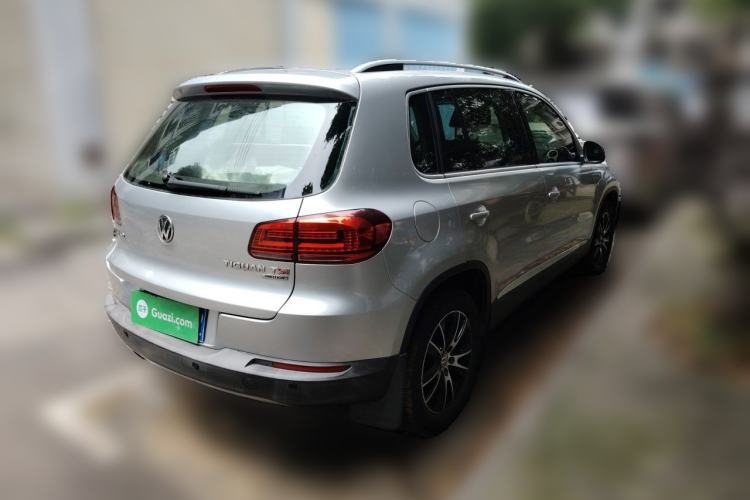Used Volkswagen Tiguan 2013 1.8 TSI Automatic All-Wheel Drive Luxury Model Rear Right 45 Deg