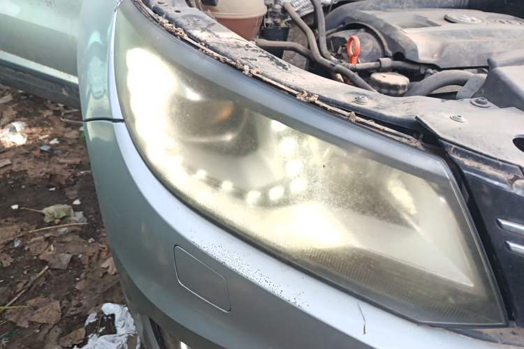Used Volkswagen Tiguan 2013 2.0 TSI Automatic All-Wheel-Drive Flagship Edition Right Front Headlight