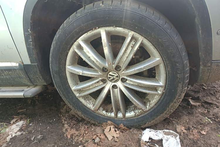 Used Volkswagen Tiguan 2013 2.0 TSI Automatic All-Wheel-Drive Flagship Edition Right Front Wheel Hub