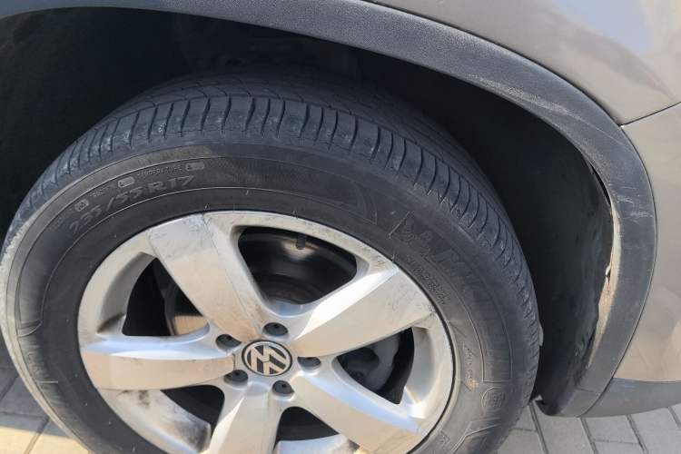 Used Volkswagen Tiguan 2013 1.8 TSI Automatic Two-Wheel Drive Comfort Edition Right Front Wheel Hub
