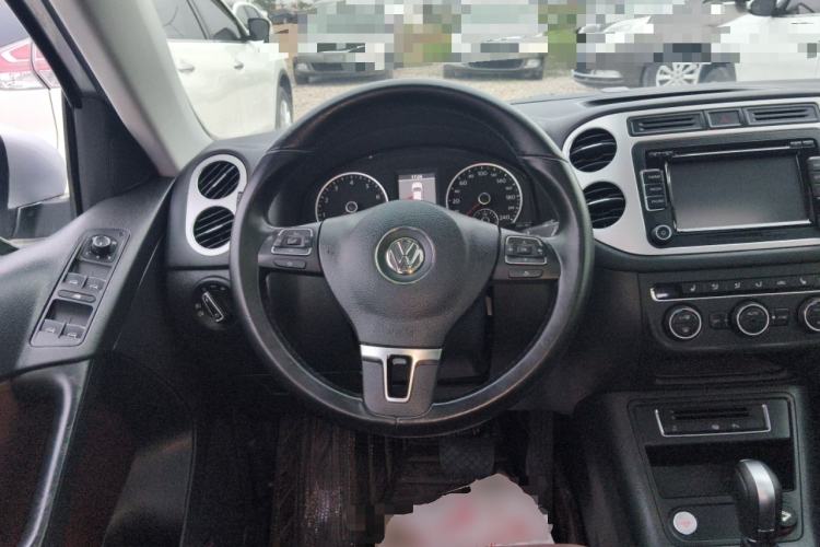Used Volkswagen Tiguan 2013 2.0 TSI Automatic All-Wheel-Drive Flagship Edition Steering Wheel