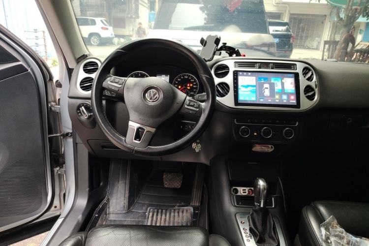 Used Volkswagen Tiguan 2013 1.8 TSI Automatic All-Wheel Drive Luxury Model Steering Wheel