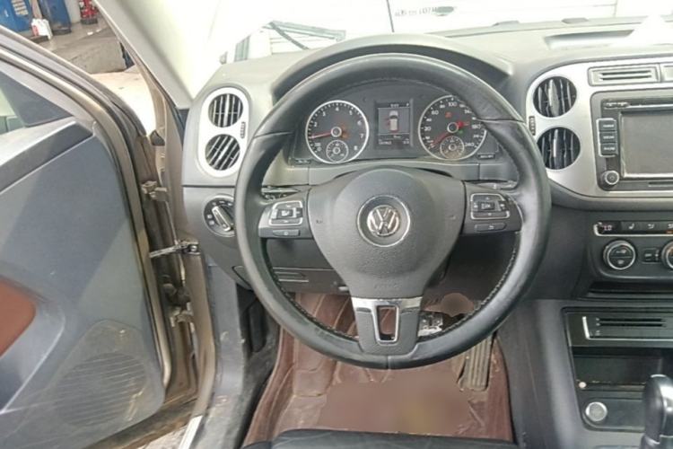 Used Volkswagen Tiguan 2013 1.8TSI Automatic Two-Wheel Drive Luxury Model Steering Wheel