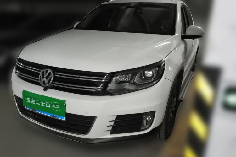 Used Volkswagen Tiguan 2013 1.8TSI Automatic Two-Wheel Drive Luxury Model Guazi used car, China used car export, Used car for sale, Used cars, Cheapest cars for sale