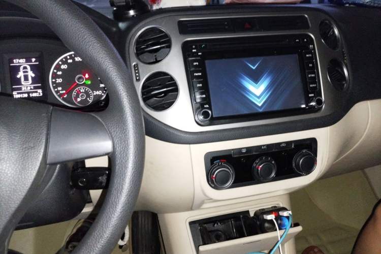 Used Volkswagen Tiguan 2013 1.8TSI Automatic Two-Wheel Drive Trend Edition Audio And AC Panel