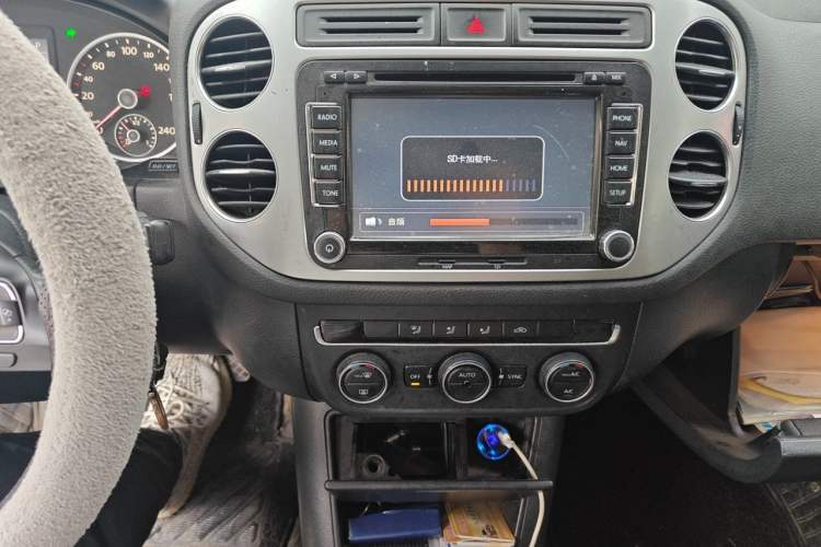 Used Volkswagen Tiguan 2013 1.8 TSI Automatic Two-Wheel Drive Comfort Edition Audio And AC Panel