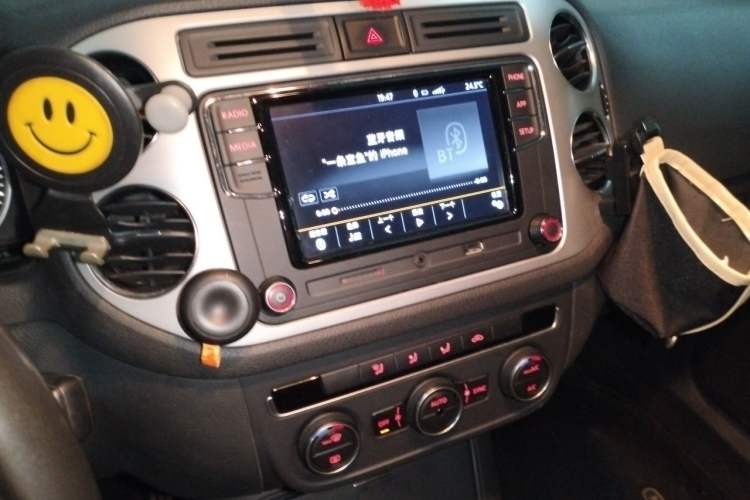 Used Volkswagen Tiguan 2013 1.8TSI Automatic All-Wheel-Drive Comfort Edition Audio And AC Panel