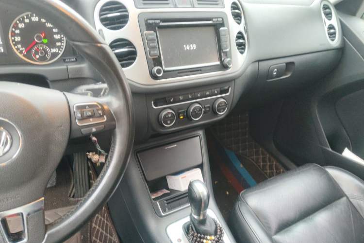 Used Volkswagen Tiguan 2013 1.8TSI Automatic Two-Wheel Drive Luxury Model Audio And AC Panel