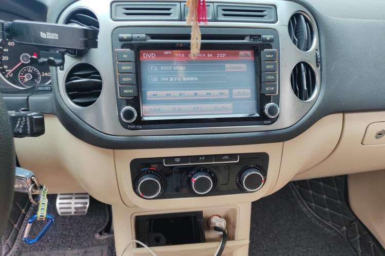Used Volkswagen Tiguan 2013 1.8TSI Automatic Two-Wheel Drive Trend Edition Audio And AC Panel