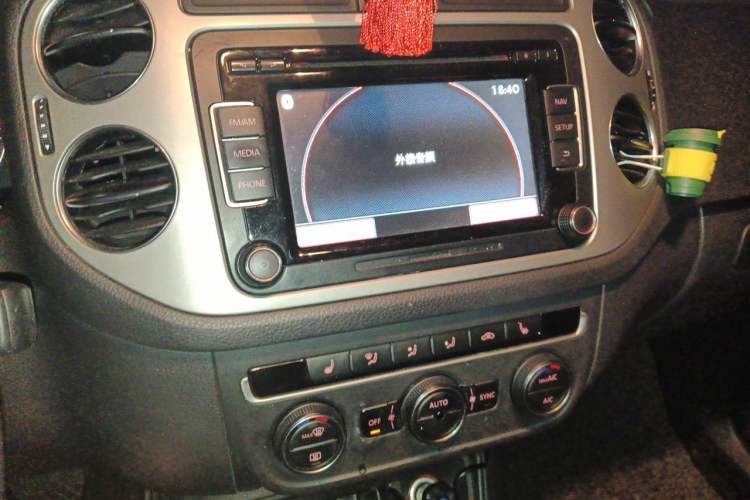Used Volkswagen Tiguan 2013 1.8TSI Automatic Two-Wheel Drive Luxury Model Audio And AC Panel
