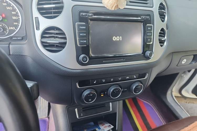 Used Volkswagen Tiguan 2013 1.8TSI Automatic Two-Wheel Drive Luxury Model Audio And AC Panel