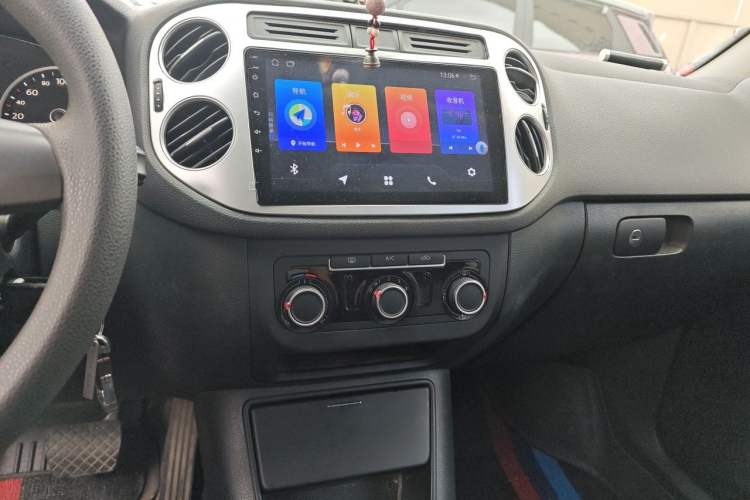 Used Volkswagen Tiguan 2013 1.8TSI Automatic Two-Wheel Drive Trend Edition Audio And AC Panel