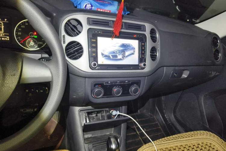Used Volkswagen Tiguan 2013 1.8TSI Automatic Two-Wheel Drive Trend Edition Audio And AC Panel