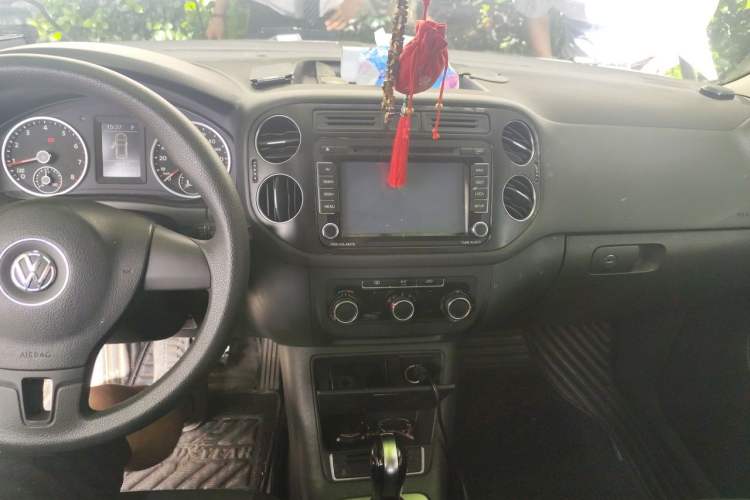 Used Volkswagen Tiguan 2013 1.8TSI Automatic Two-Wheel Drive Trend Edition Audio And AC Panel