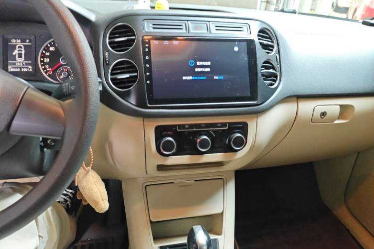 Used Volkswagen Tiguan 2013 1.8TSI Automatic Two-Wheel Drive Trend Edition Audio And AC Panel
