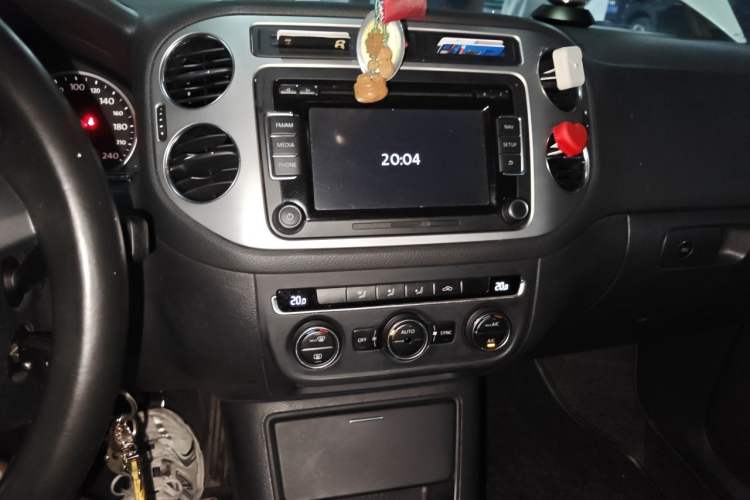 Used Volkswagen Tiguan 2013 1.8 TSI Automatic Two-Wheel Drive Comfort Edition Audio And AC Panel