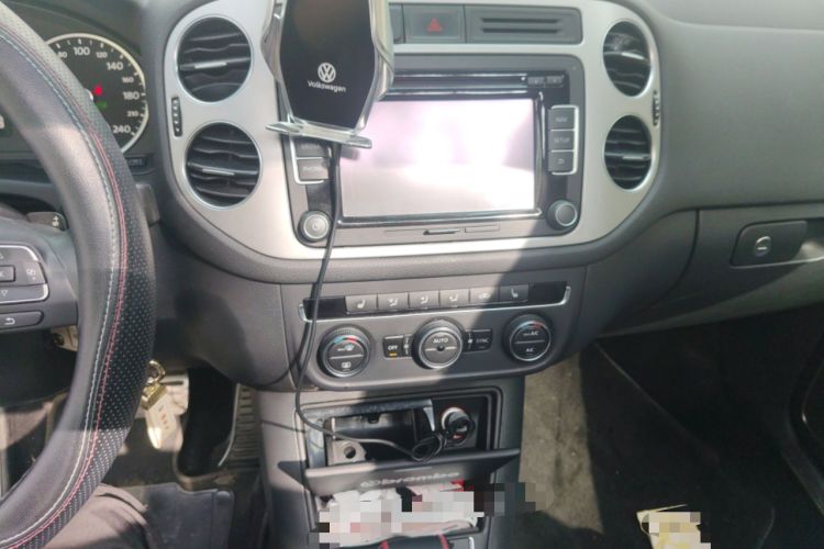 Used Volkswagen Tiguan 2013 1.8TSI Automatic Two-Wheel Drive Luxury Model Audio And AC Panel