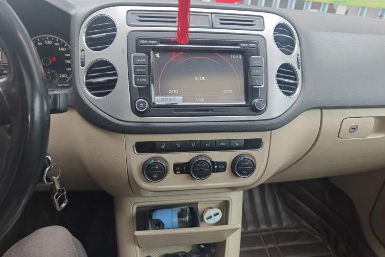 Used Volkswagen Tiguan 2013 1.8TSI Automatic Two-Wheel Drive Luxury Model Audio And AC Panel