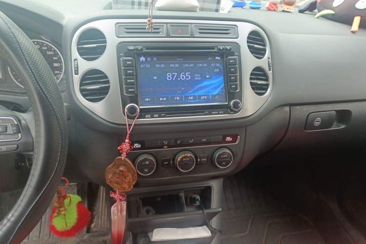 Used Volkswagen Tiguan 2013 1.8 TSI Automatic Two-Wheel Drive Comfort Edition Audio And AC Panel
