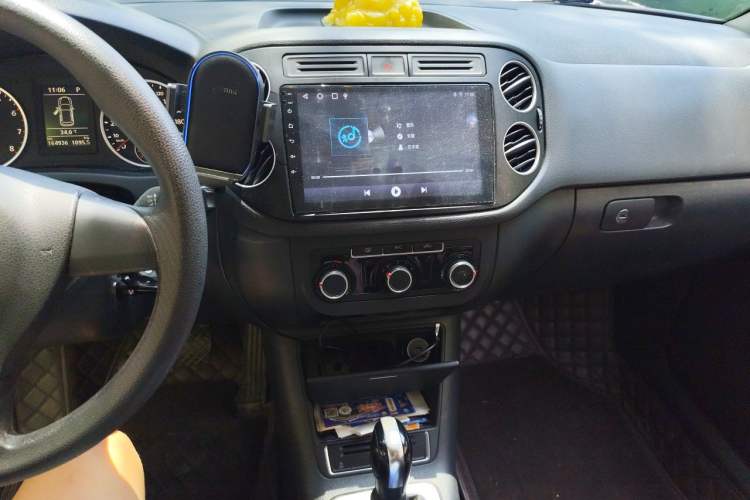 Used Volkswagen Tiguan 2013 1.8TSI Automatic Two-Wheel Drive Trend Edition Audio And AC Panel