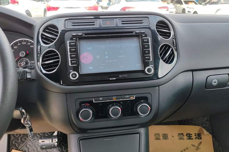 Used Volkswagen Tiguan 2013 1.8TSI Automatic Two-Wheel Drive Trend Edition Audio And AC Panel