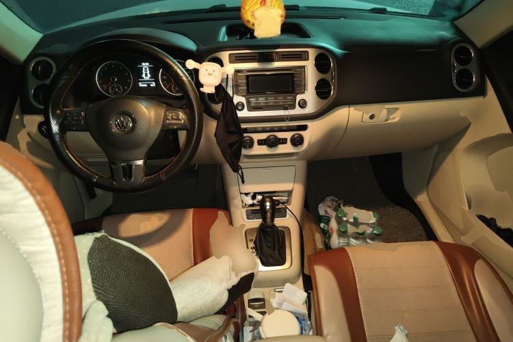 Used Volkswagen Tiguan 2013 1.8 TSI Automatic Two-Wheel Drive Comfort Edition Center Console