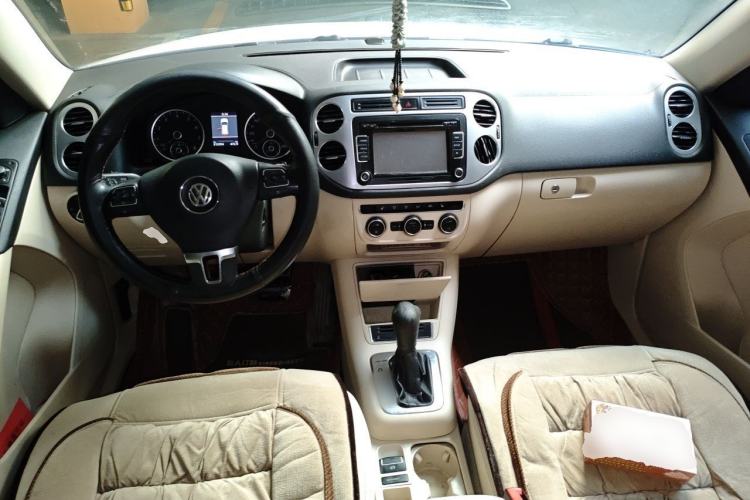 Used Volkswagen Tiguan 2013 1.8 TSI Automatic All-Wheel Drive Luxury Model Center Console