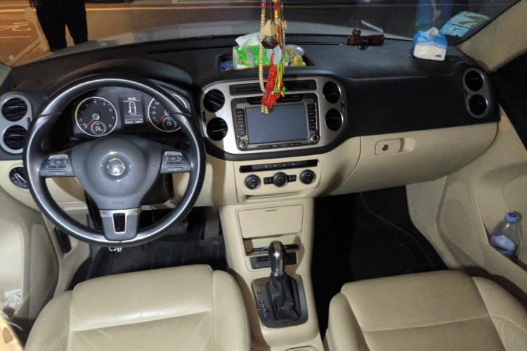 Used Volkswagen Tiguan 2013 1.8TSI Automatic All-Wheel-Drive Comfort Edition Center Console