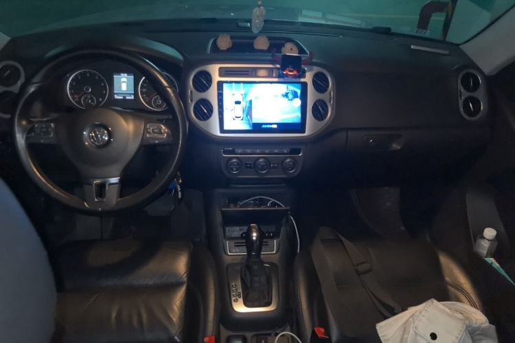 Used Volkswagen Tiguan 2013 1.8TSI Automatic All-Wheel-Drive Comfort Edition Center Console